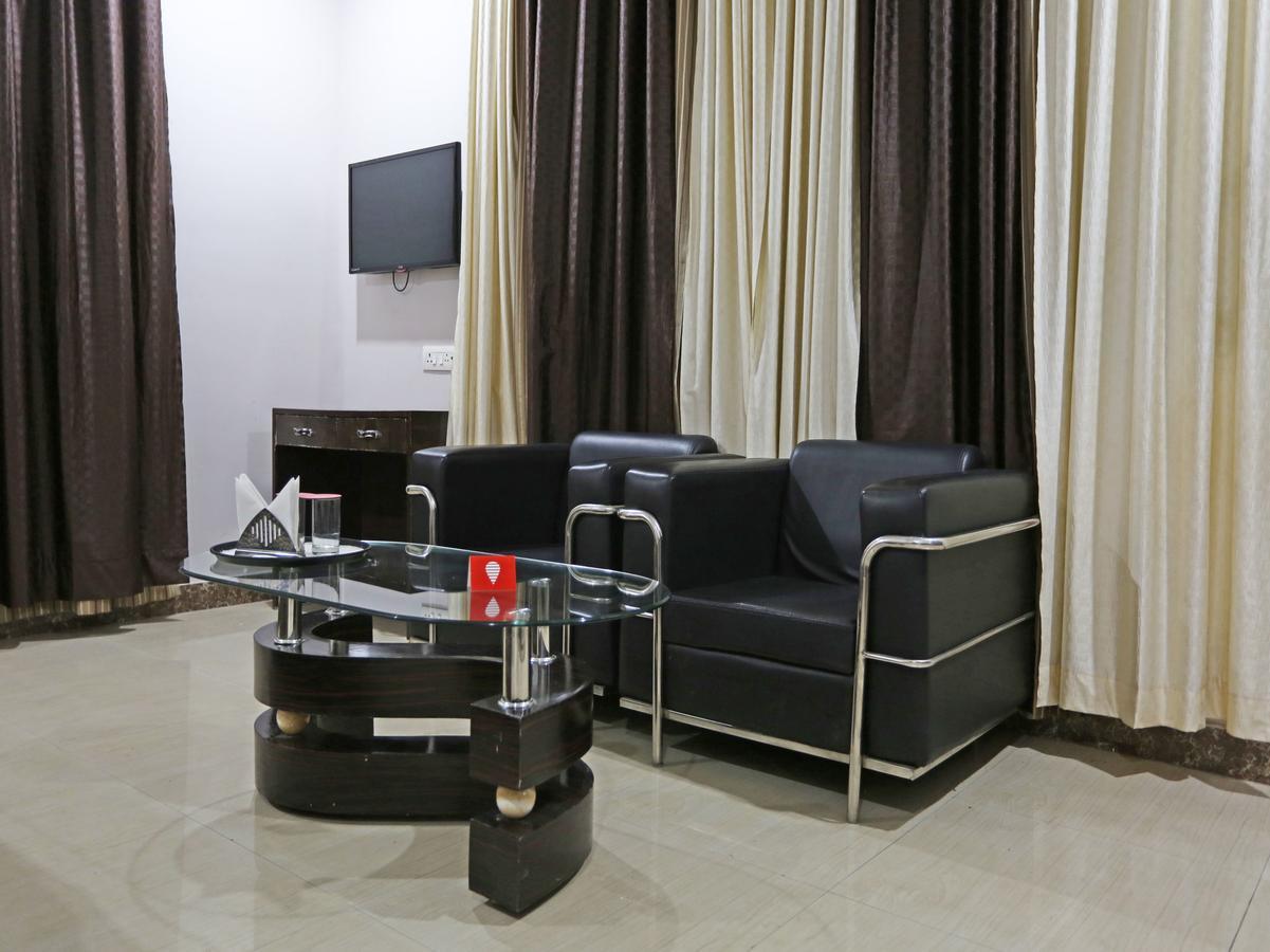 Oyo 4635 Sheetal Hotel Haldwāni Extérieur photo