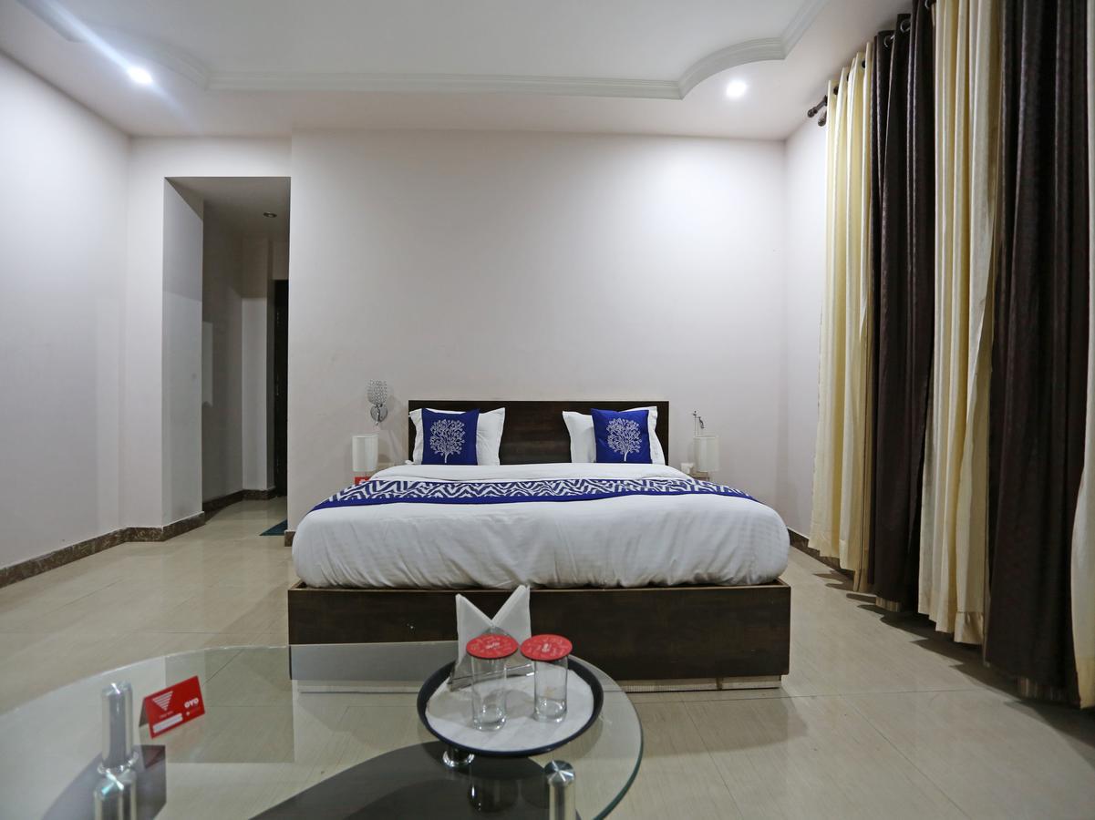 Oyo 4635 Sheetal Hotel Haldwāni Extérieur photo