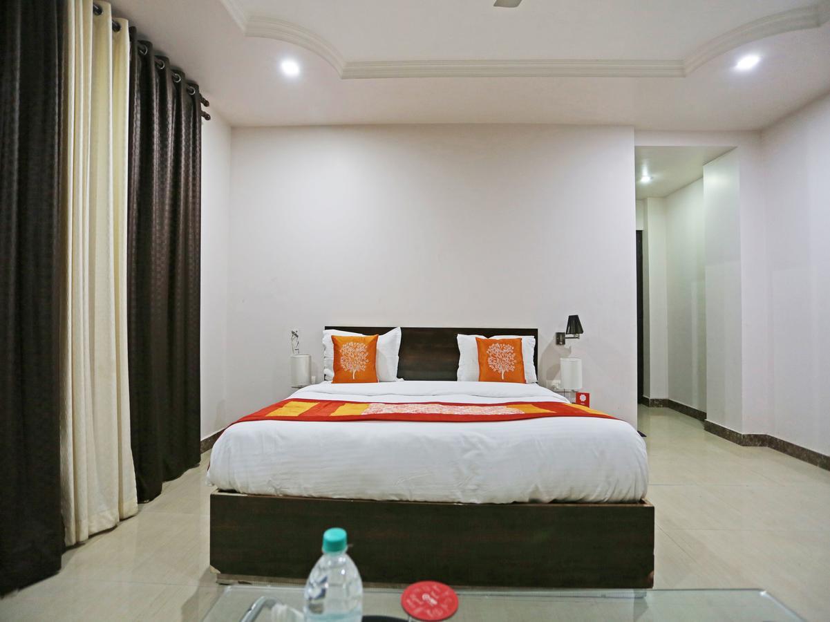 Oyo 4635 Sheetal Hotel Haldwāni Extérieur photo