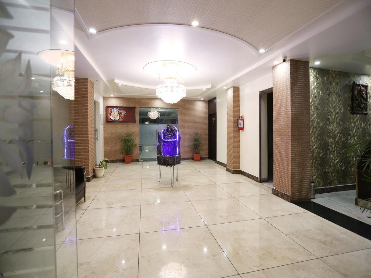 Oyo 4635 Sheetal Hotel Haldwāni Extérieur photo